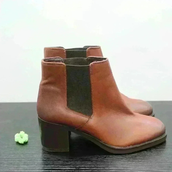 Clarks Mascarpone Bay Brown Leather Ankle Boots - Picture 9 of 12